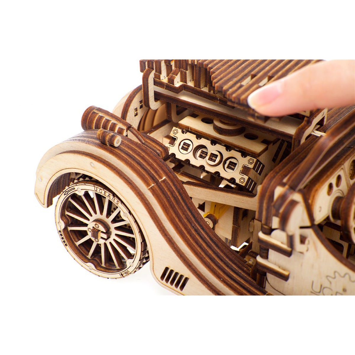 Maqueta Ugears Roadster 4