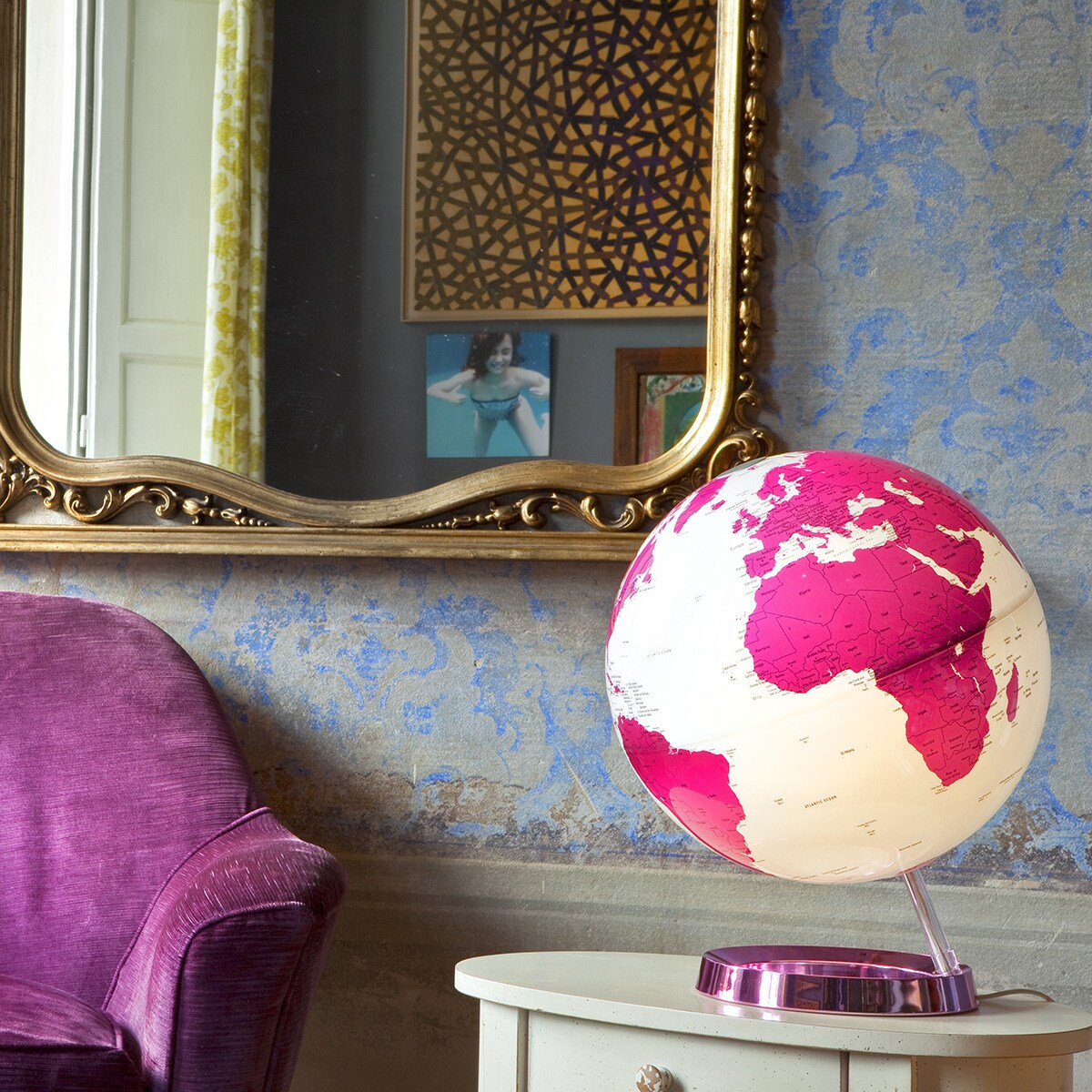 Globo Terrestre Design Escandinavo Light & Colour Hot Pink 30 cm com Luz Atmosphere Rosa Metálico 3
