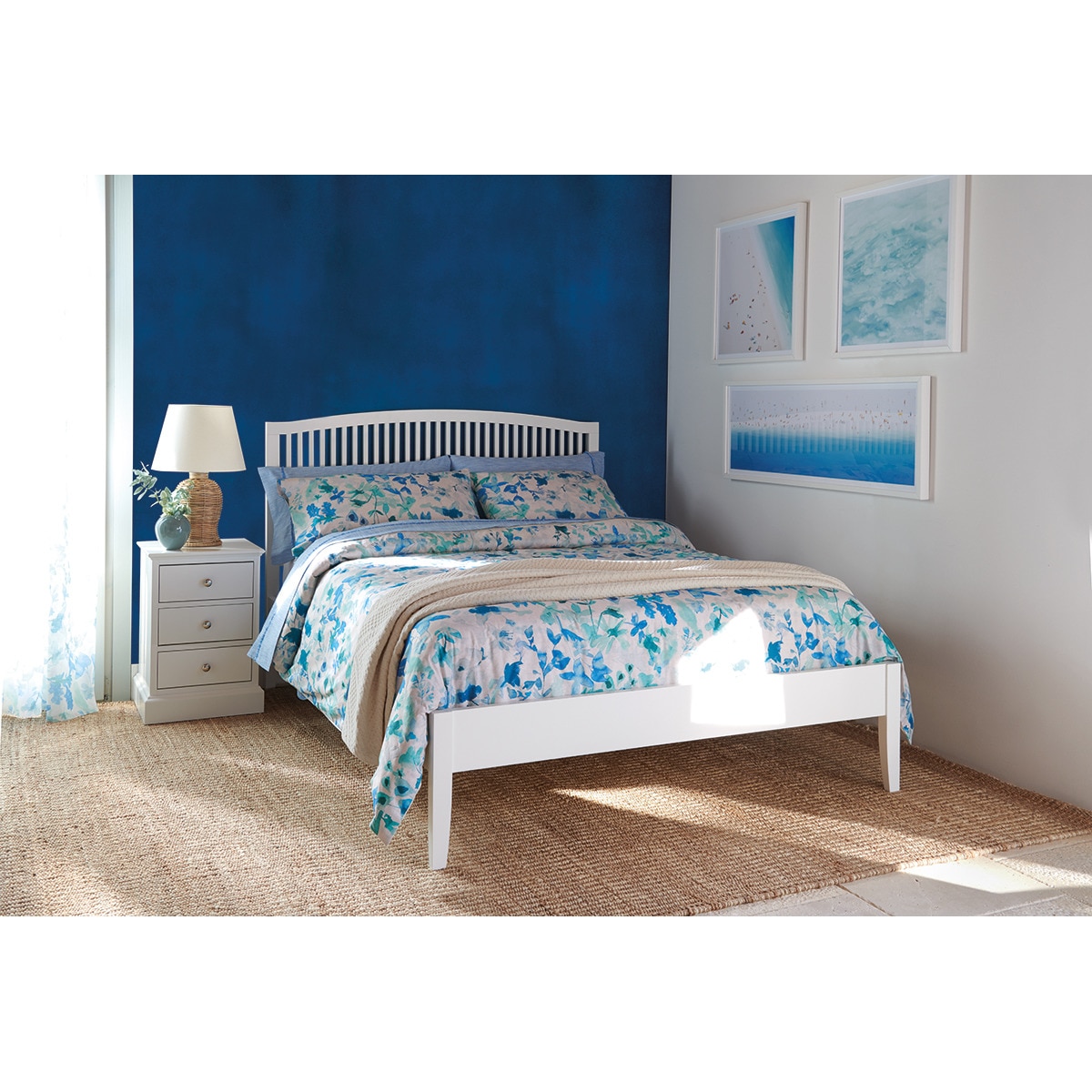 Mesa de Cabeceira de Faia com 3 Gavetas Ashby Branco-9