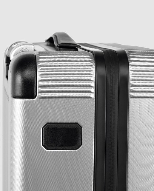Maleta de cabina, rígida plata, con capacidad 37 L · Montblanc · El Corte  Inglés