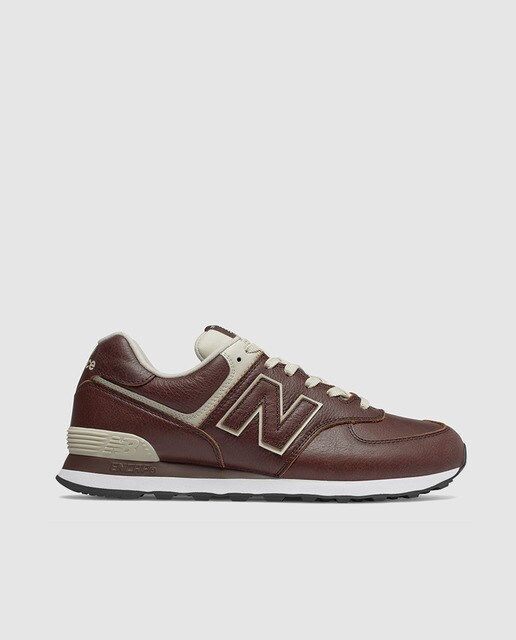 Zapatillas de hombre de piel New Balance 574 en color marrón ... Zapatillas de hombre de piel New Balance 574 en color marrón ...