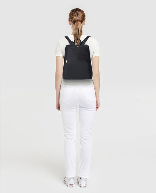 Mochila plegable de mujer Tumi de nylon en negro con cremallera · Tumi · El  Corte Inglés