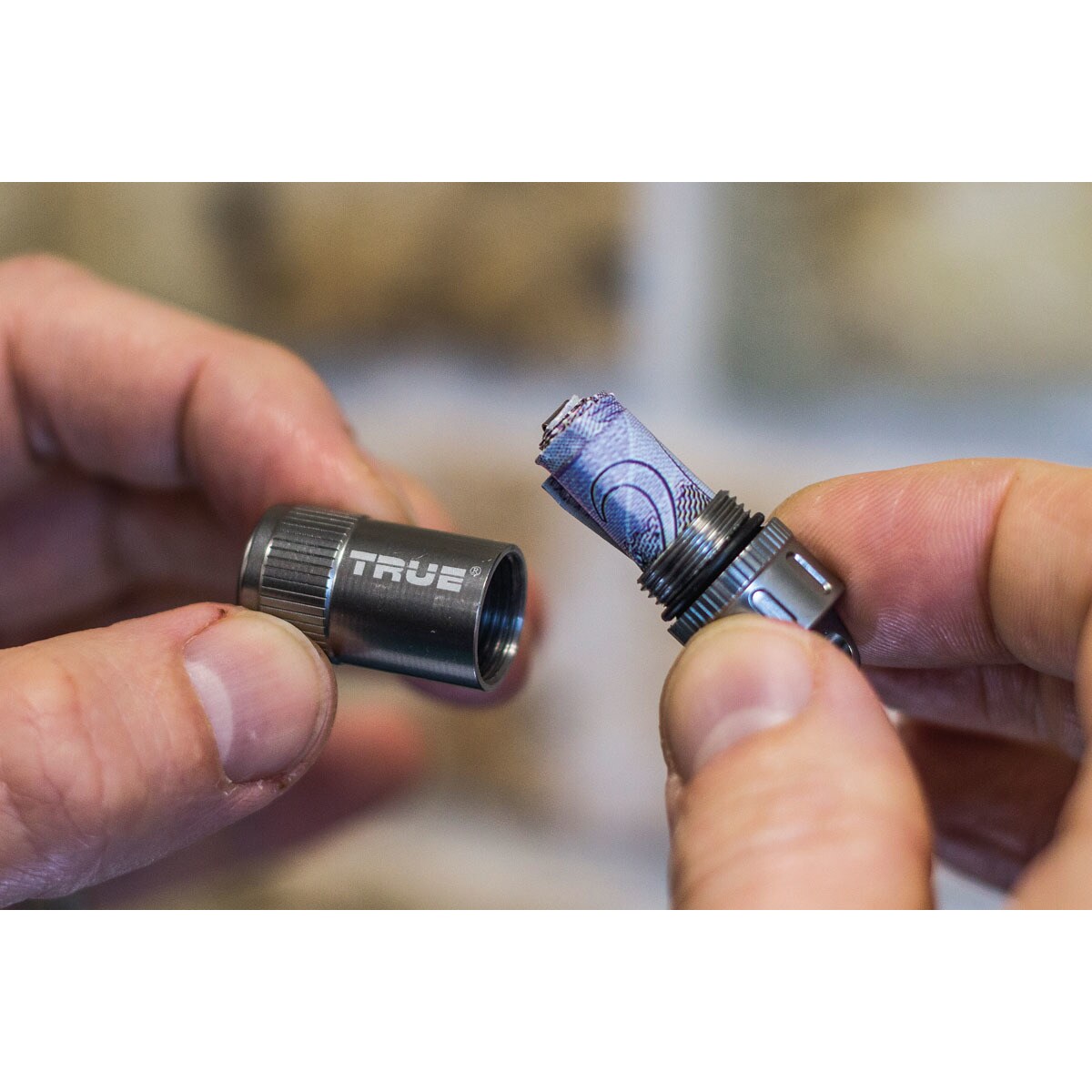 Carteira de emergência Cashtash True Utility 4