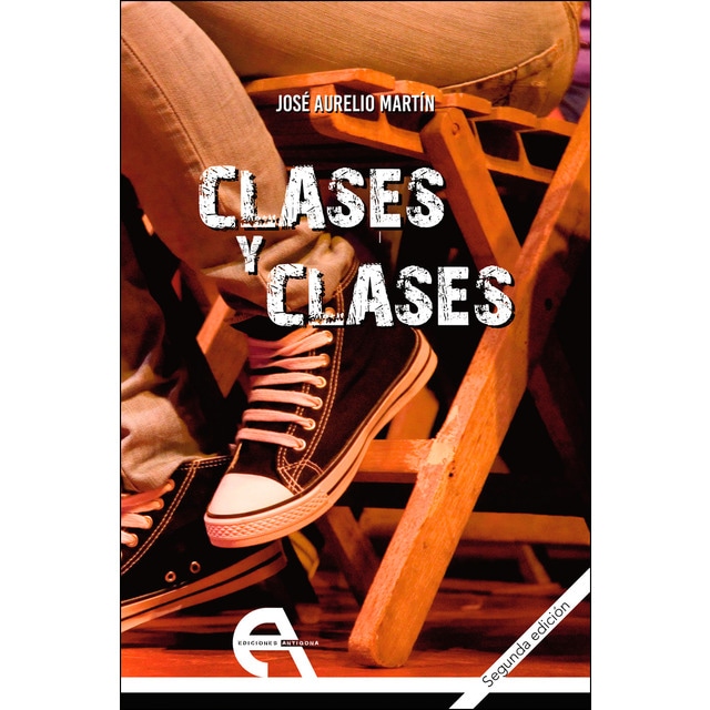 Imagen 0 de Clases y clases  (Tapa blanda con solapas)