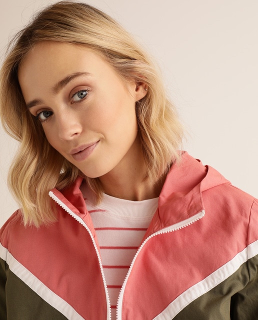 Cazadora de mujer bicolor bolsillos late