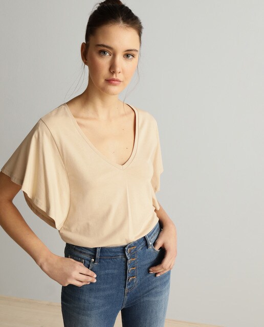 Camiseta de mujer con escote pico manga