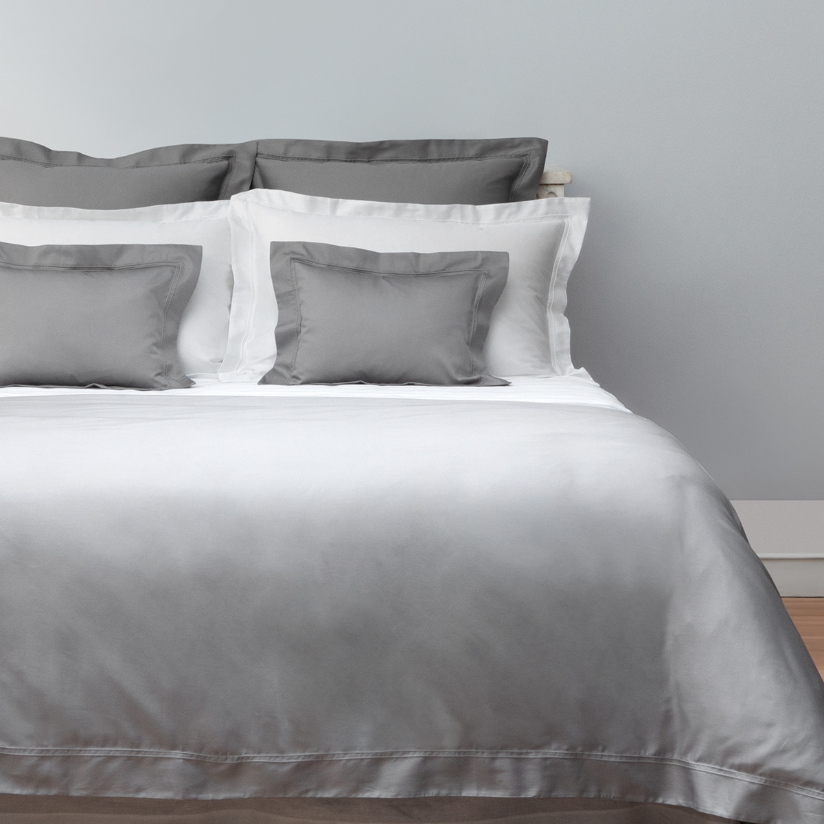 Sábana encimera de satén Triomphe Yves Delorme Blanco-3