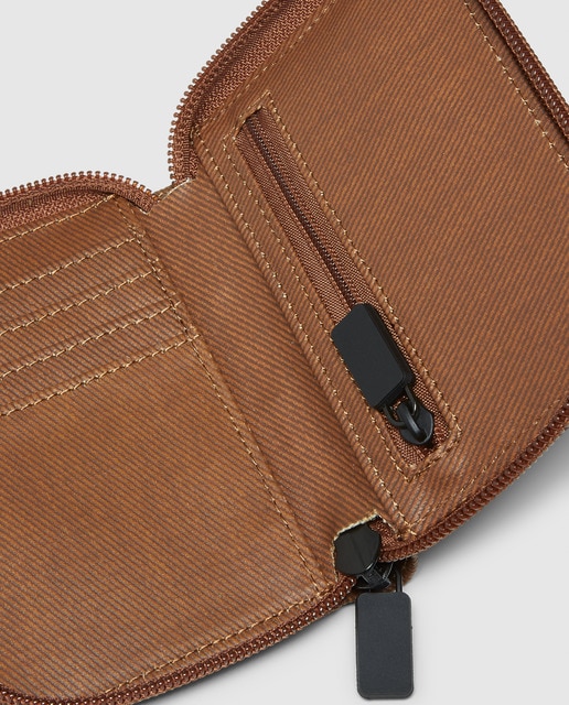 Cartera vertical de hombre Jo \u0026 Mr. Joe de algodón en marrón con cremallera  · Jo \u0026 Mr. Joe · El Corte Inglés