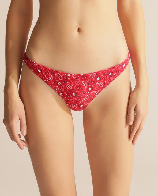 Tanga de bikini estampado bandana