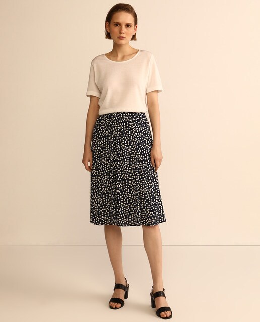 saia de bolinha azul