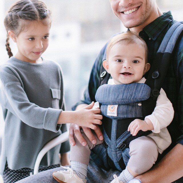 Mochila Portabebés Ergobaby Omni 360 Cool Air Classic Weave gris · El Corte  Inglés