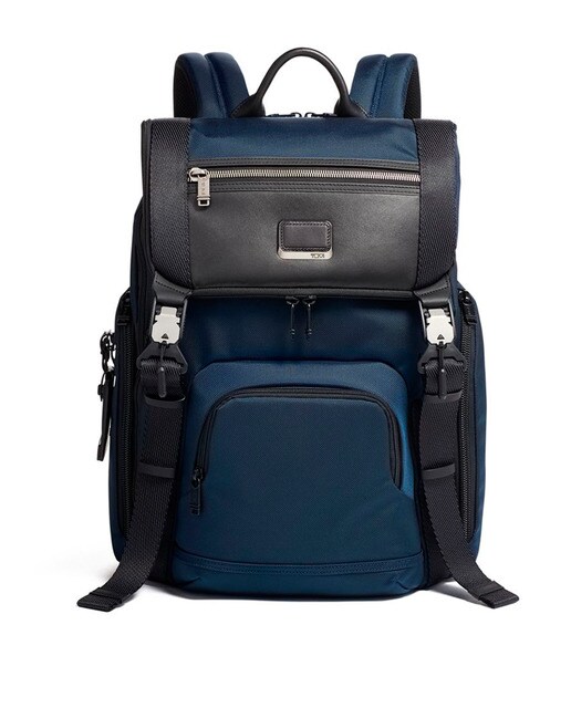 Mochila de hombre Tumi Lark en azul marino con solapa y cremallera · Tumi ·  El Corte Inglés