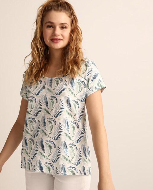 Camiseta manga corta con cuello rendido