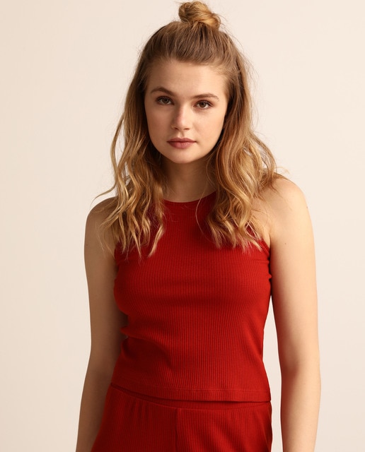 Camiseta de mujer sin mangas y cuello re