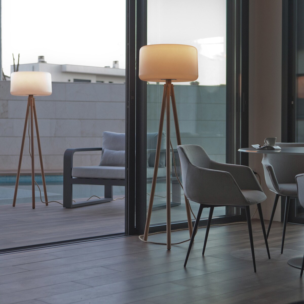 Candeeiro de pé para exterior com LED integrado Chloe Branco-2