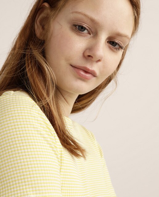 Camiseta de mujer canalé de rayas