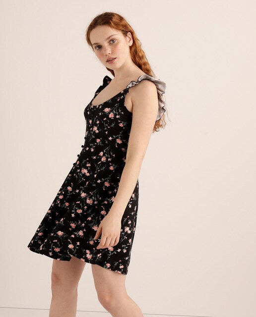 Vestido de flores con volantes