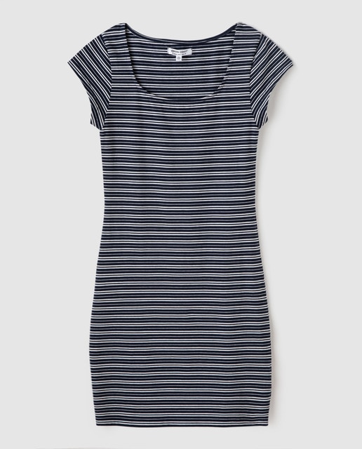 Vestido con manga corta y cuello redondo