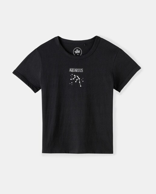 Camiseta manga corta básica.