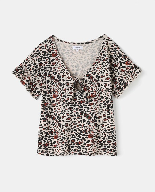 Camiseta de mujer animal print con volan