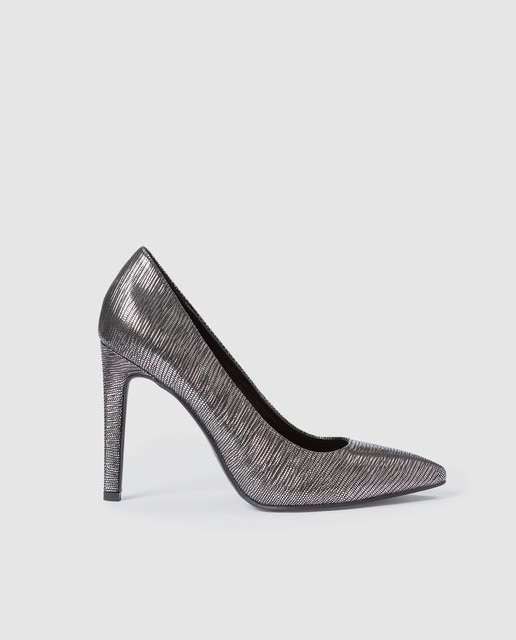 Zapatos de salón de mujer Fórmula Joven de color plata con efecto  metalizado · Fórmula Joven · El Corte Inglés