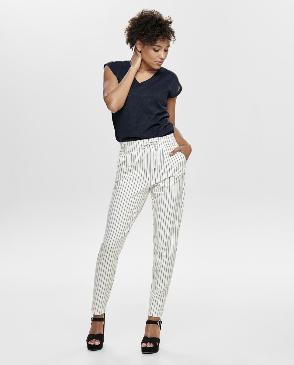 Pantalón de mujer fluido de corte clásico · Only · El Corte Inglés