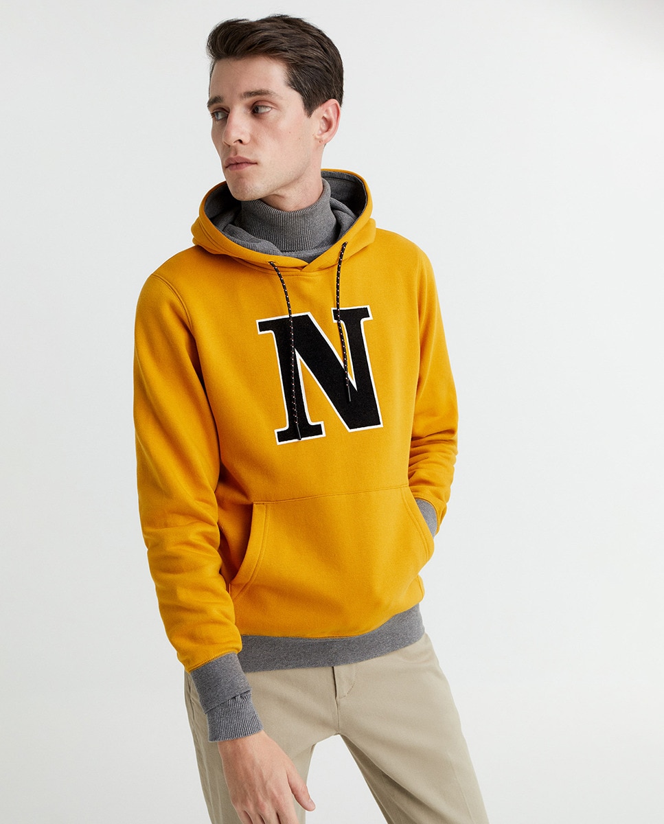 Sudadera de hombre mostaza con capucha
