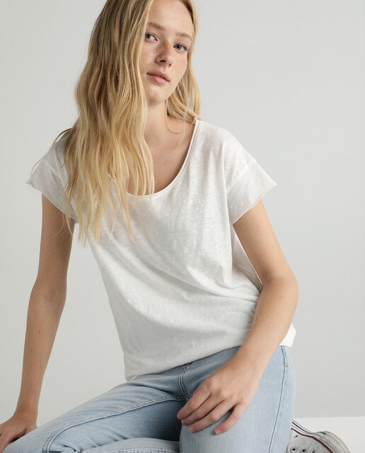 Camiseta lisa de mujer con cuello olla