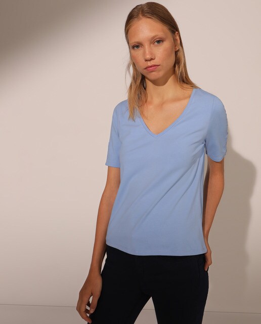 Camiseta de mujer con botones y escote p