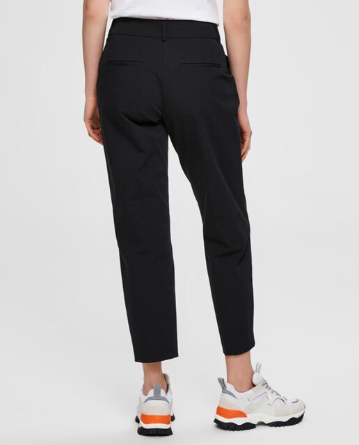 Pantalón chino de mujer corte cropped · Selected Femme · El Corte Inglés