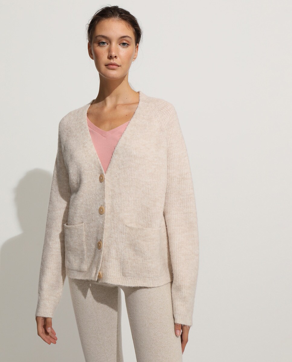Chaqueta de punto corta de mujer con bolsillos · Easy Wear · El Corte Inglés Chaqueta de punto corta de mujer con bolsillos · Easy Wear · El Corte Inglés