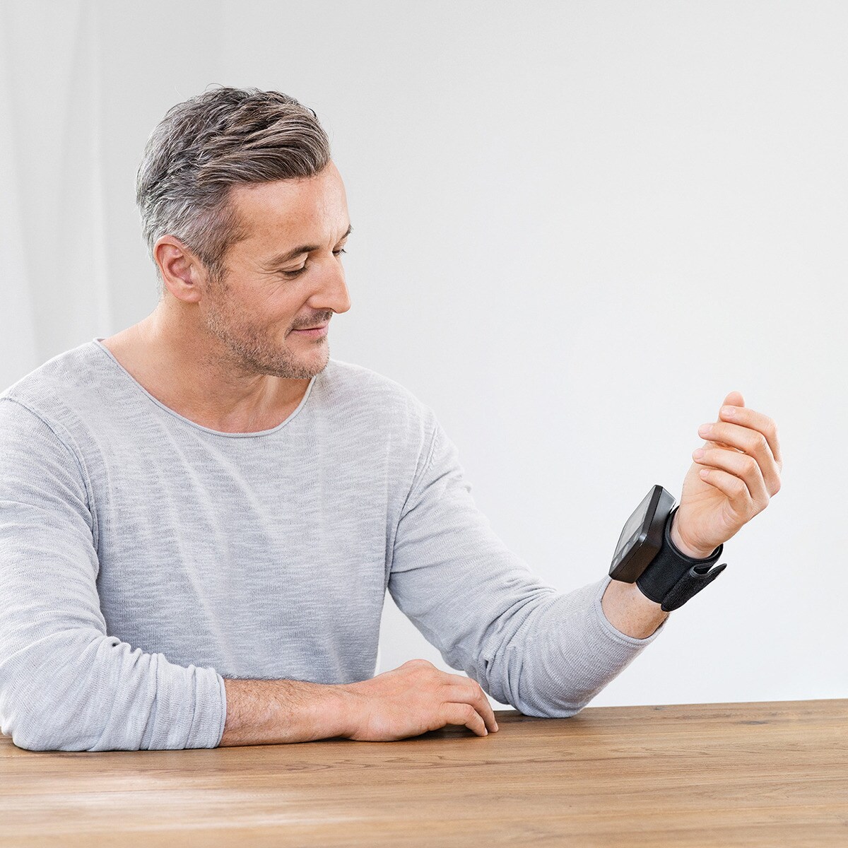 Medidor de Tensão de Pulso Beurer BC-54 com Bluetooth - Preto Preto-3