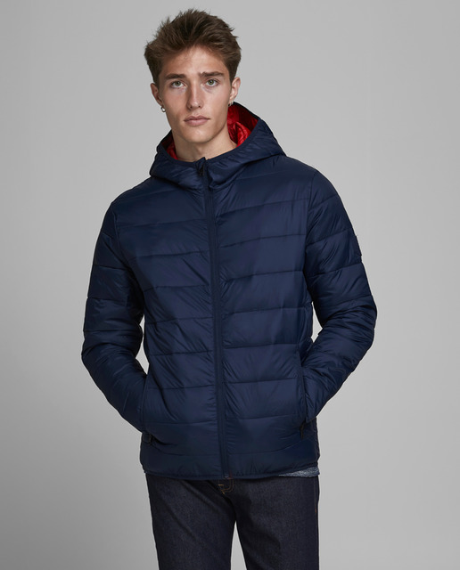 Cazadora de hombre azul marino con capuc