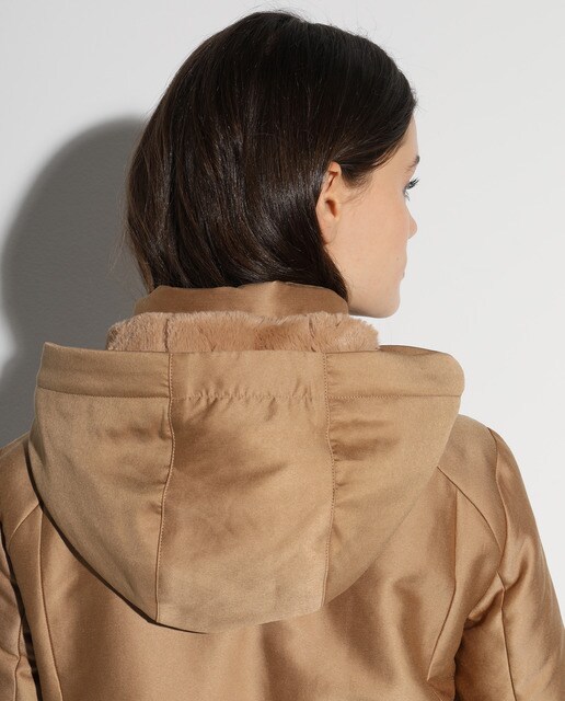 Parka satinada de mujer con capucha