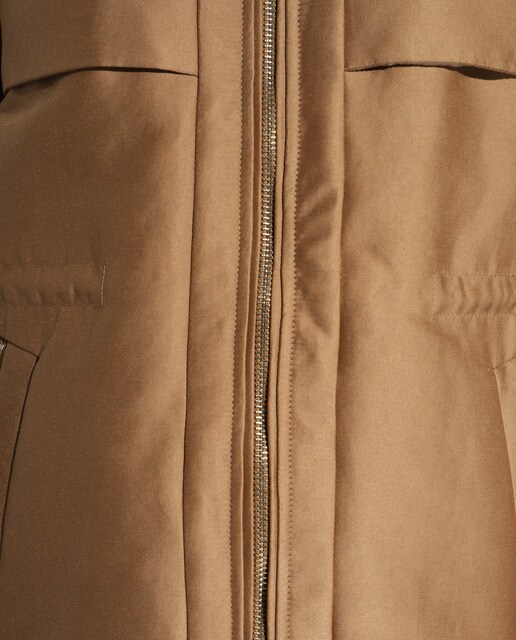 Parka satinada de mujer con capucha