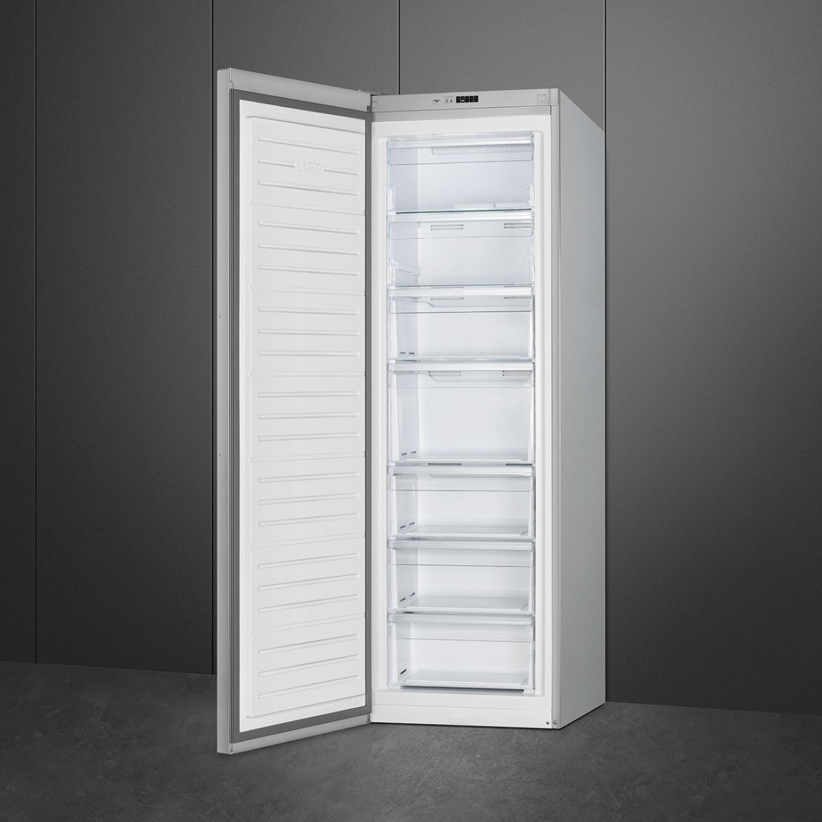 Arca Congeladora Vertical Smeg Universal FF18EN2HX No Frost com Dobradiças à Esquerda e de 186 cm - Aço Inox Aço inoxidável-2