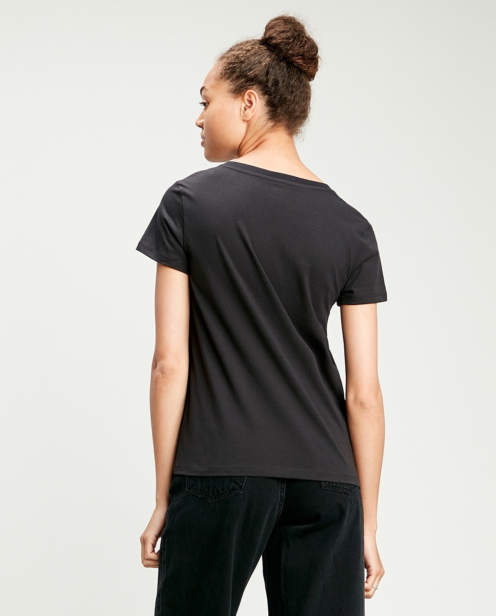 T-shirt básica de algodão com decote em bico Preto-2