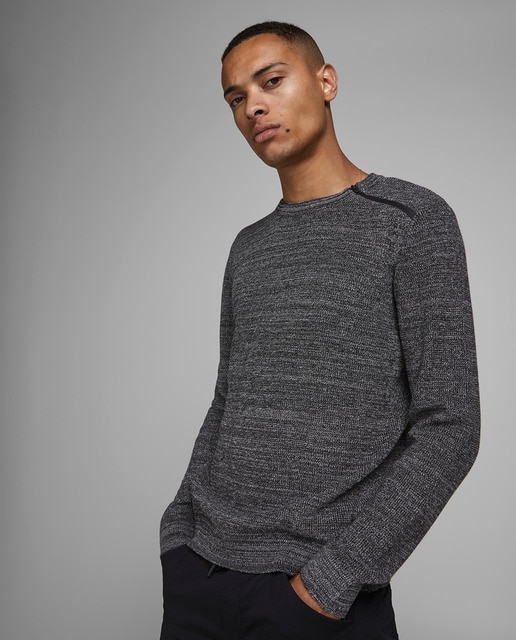 Jersey de hombre negro con cuello caja