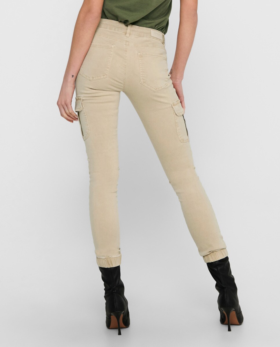 Pantalón de mujer estilo cargo con bolsillos laterales · Only · El Corte  Inglés