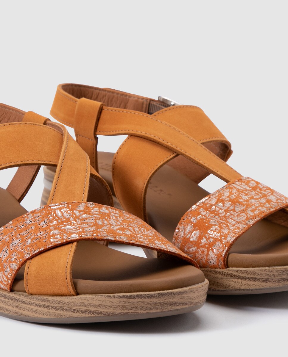 Sandalias de cuña de mujer Paula Urban de piel nobuck en color topo · Paula  Urban · El Corte Inglés