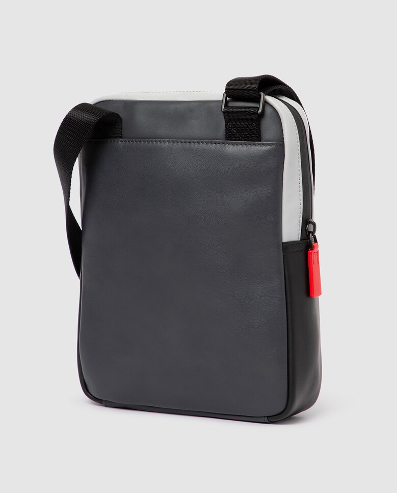 Bandolera de hombre Piquadro de piel en gris con cremallera · Piquadro