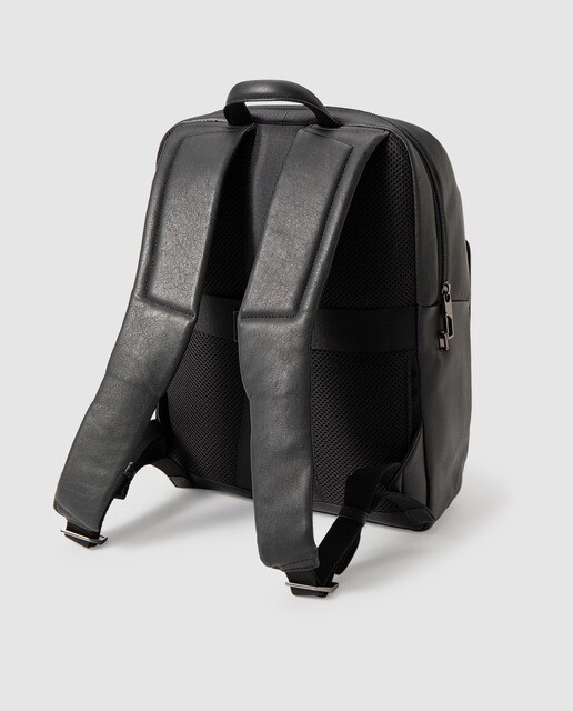 Mochila de hombre Piquadro de piel en negro con cremallera · Piquadro · El  Corte Inglés