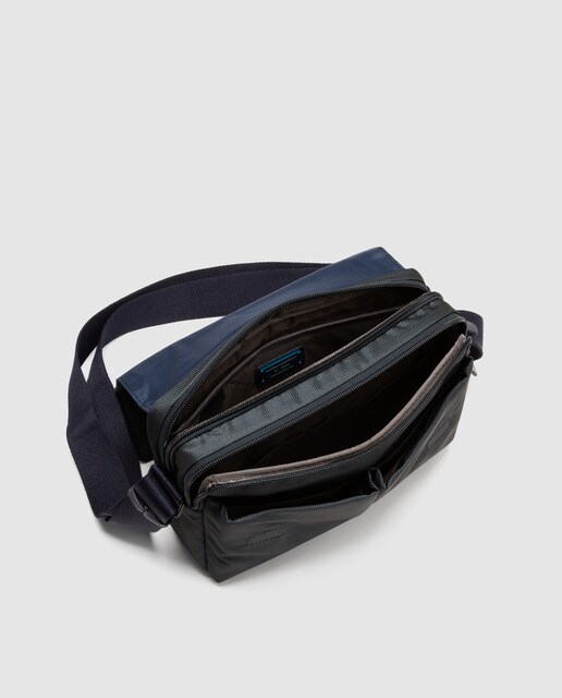 Bandolera de hombre Piquadro en azul marino con dos compartimentos de  cremallera · Piquadro · El Corte Inglés