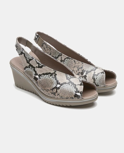 Sandalias de cuña de mujer 24HRS con print serpiente en color natural ·  24HRS · El Corte Inglés