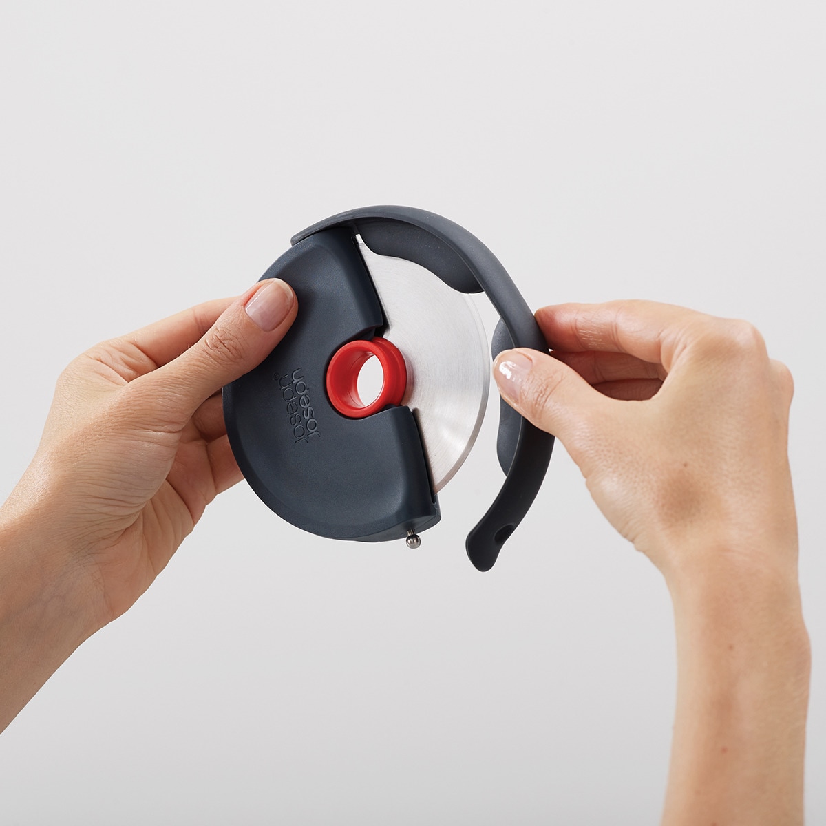 Corta pizza Disc Joseph Joseph Gris-5