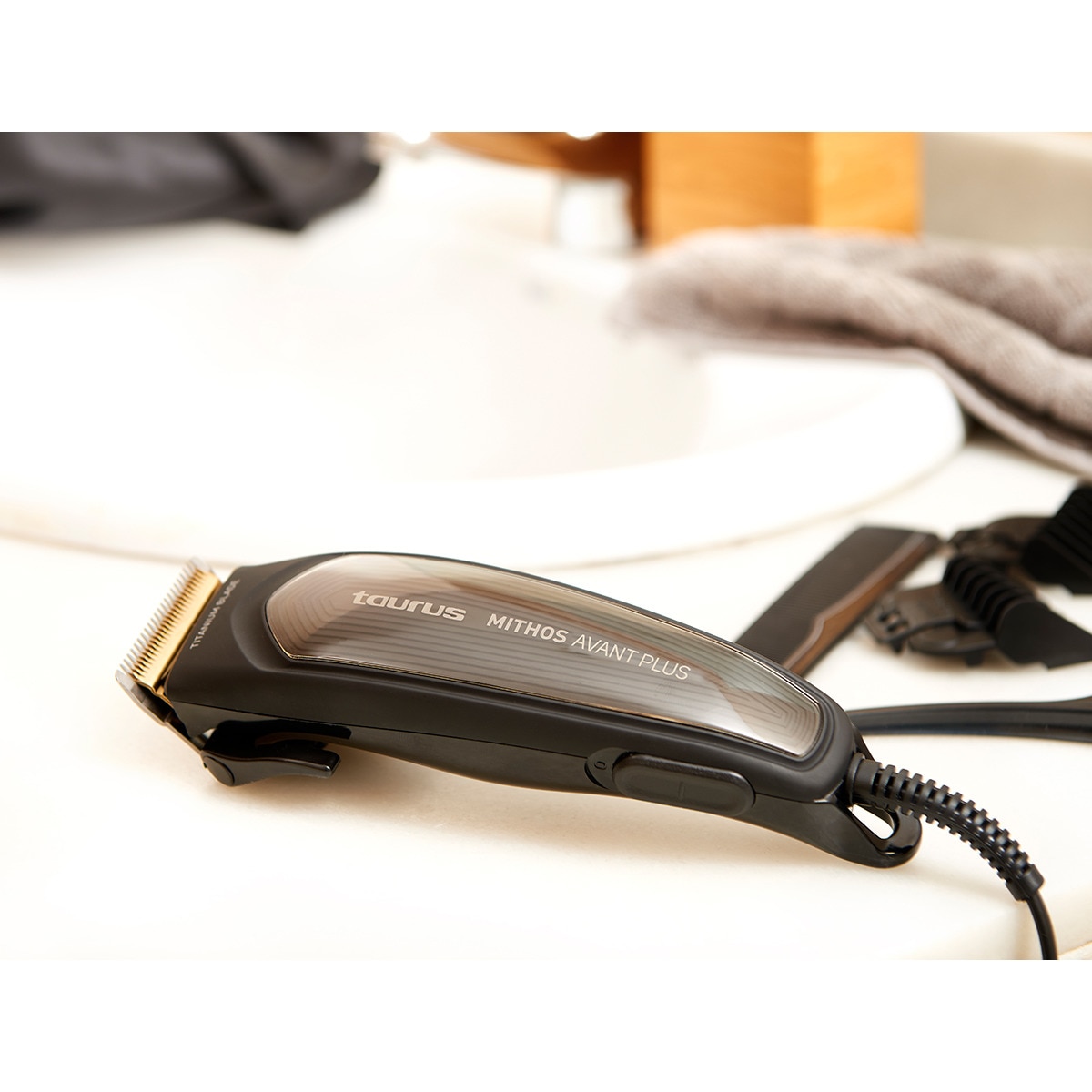 Cortapelos Taurus Mithos Avant Plus con cuchillas de titanio 7