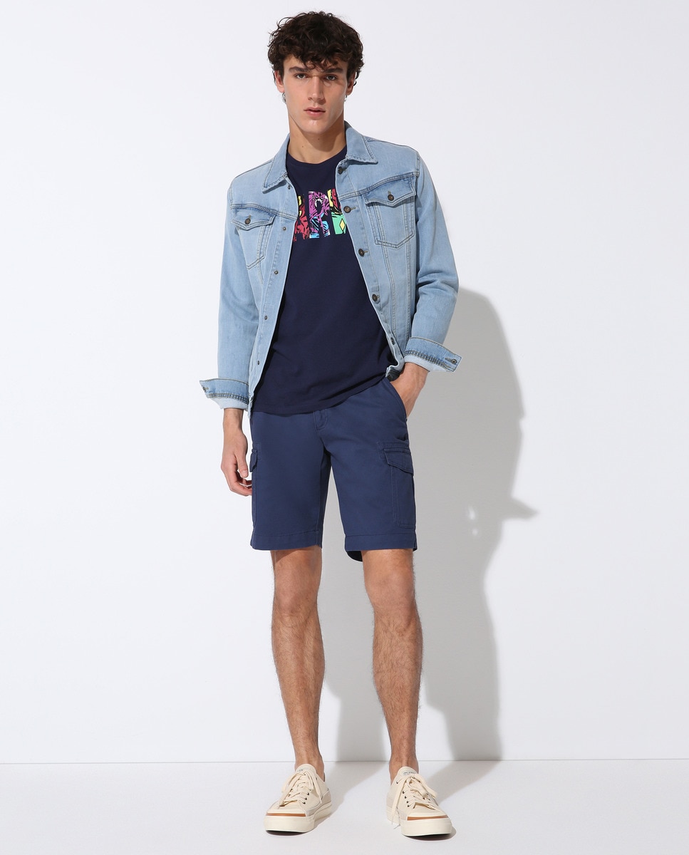 outfit bermuda azul marino hombre