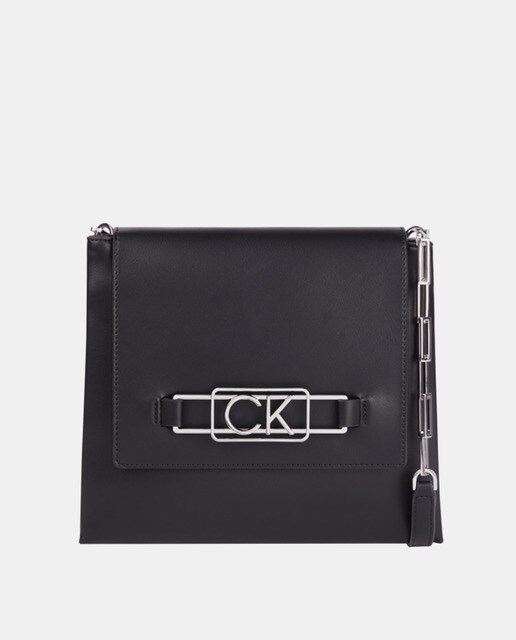 Bolso de hombro Calvin Klein en negro con solapa · Calvin Klein · El Corte  Inglés