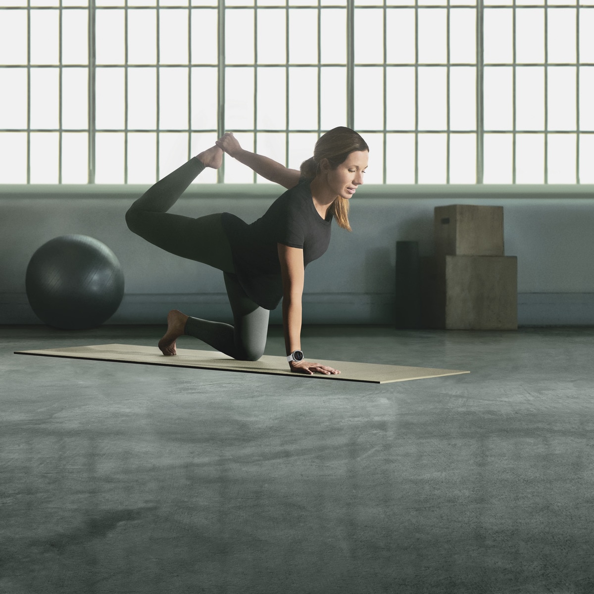 Relógio smartwatch Venu 2S Bege / Dourado-12