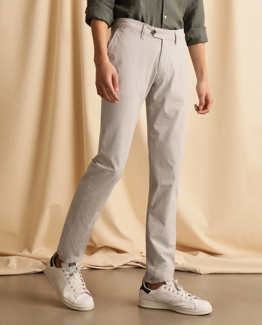 Imagen 0 de Chino de hombre slim fit de cuadros gris